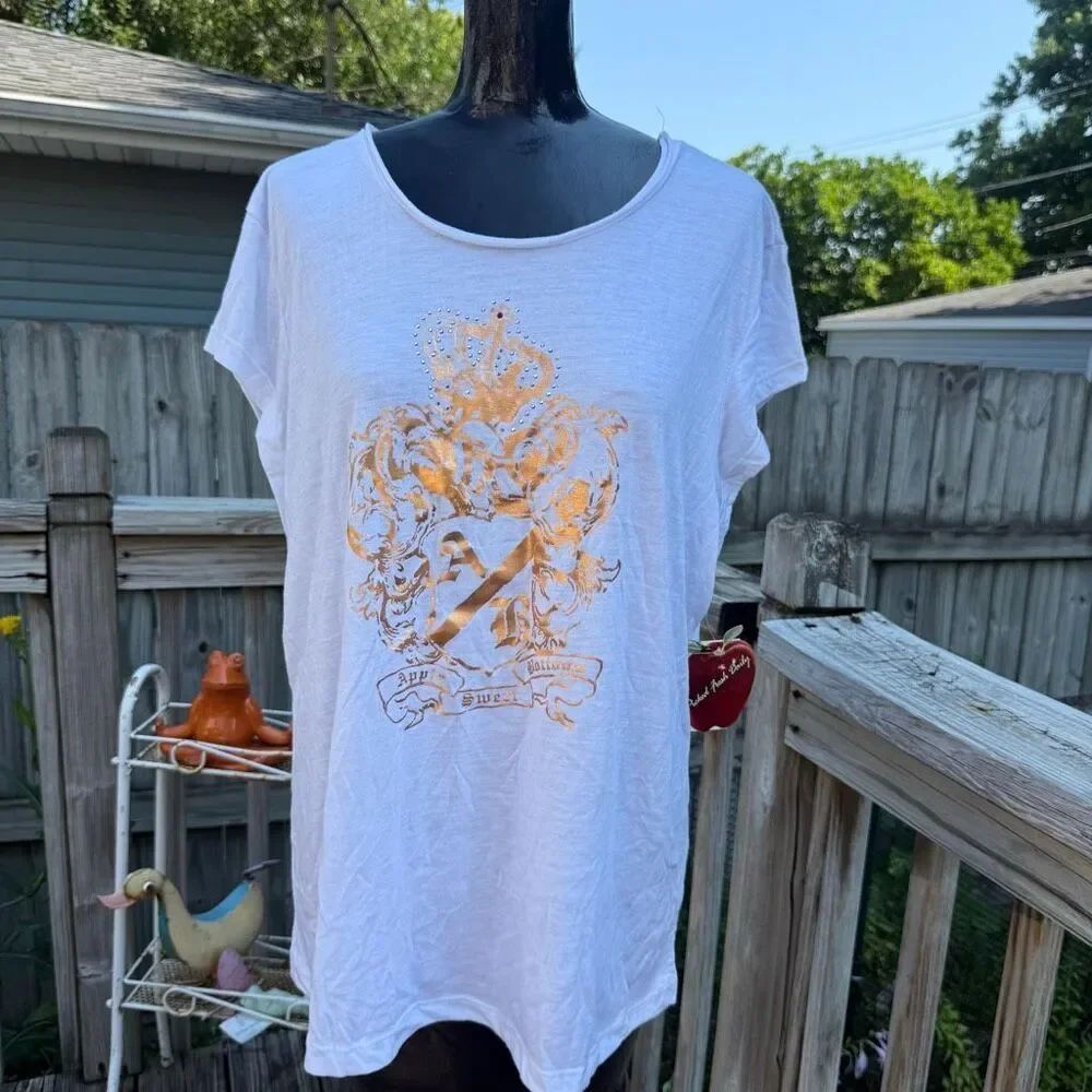 NWT Apple Bottoms Crest Graphic Long Tunic Top Women’s 3X White Gold